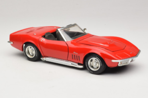 Chevrolet Corvette C3 Cabriolet Rot Revell 1:18 8833-P1 Druckguss — Bild 6 von 8