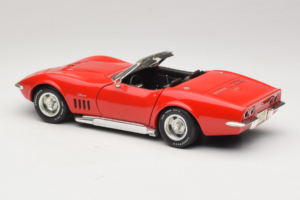 Chevrolet Corvette C3 Cabriolet Rot Revell 1:18 8833-P1 Druckguss — Bild 7 von 8