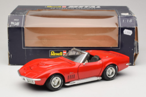 Chevrolet Corvette C3 Cabriolet Rot Revell 1:18 8833-P1 Druckguss — Bild 8 von 8