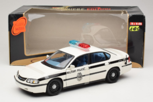 Chevrolet Impala Military Police Maisto 1:18 36611 Druckguss — Bild 6 von 6