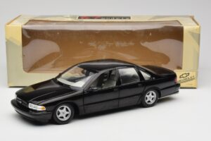 Chevrolet Impala SS Schwarz UT Models 1:18 21031 Druckguss — Bild 8 von 8