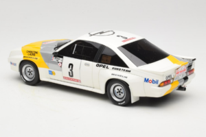 Opel Manta 400 Group B Rally Tour de Corse 1984 Mit Chevrolet G30 Servicefahrzeug Otto 1:18 OT491 Resin — Bild 12 von 13