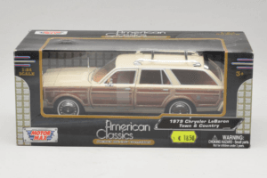 Chrysler LeBaron Town & Country Beige Motormax 1:24 MM7331BG Druckguss