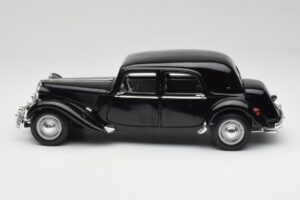 Citroen 15CV 6 Cyl Schwarz Maisto 1:18 31821 Druckguss — Bild 4 von 8