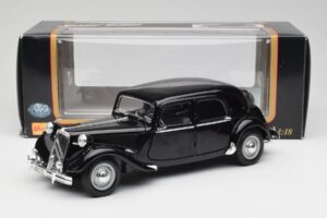 Citroen 15CV 6 Cyl Schwarz Maisto 1:18 31821 Druckguss — Bild 8 von 8