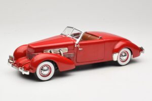 Cord 812 Cabriolet Rot American Muscle 1:18 32158 Druckguss
