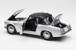Datsun Fairlady 2000 SR311 Roadster Silber AUTOart 1:18 77432 Druckguss — Bild 5 von 8