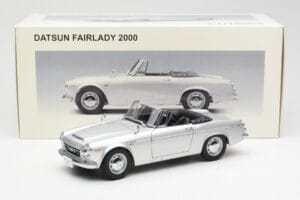 Datsun Fairlady 2000 SR311 Roadster Silber AUTOart 1:18 77432 Druckguss — Bild 8 von 8