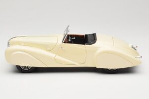 Delahaye Cabriolet Creme Guiloy 1:18 68580 Druckguss — Bild 4 von 8