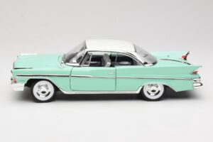 DeSoto Adventurer Grün Road Signature 1:18 92738-R1 Druckguss — Bild 4 von 8