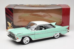 DeSoto Adventurer Grün Road Signature 1:18 92738-R1 Druckguss — Bild 8 von 8