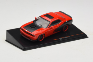 Dodge Challenger SRT8 Rot IXO 1:43 CLC597N Druckguss — Bild 2 von 4