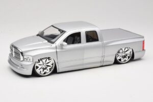 Dodge Ram Tuned Silber Jada 1:18 63162-SM Druckguss