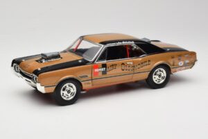 Oldsmobile 442 Hurst Hairy Olds Twin-Engine 4WD 1966 Highway 61 1:18 50089 Druckguss