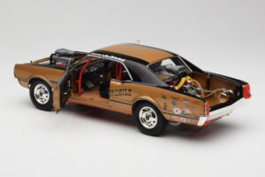 Oldsmobile 442 Hurst Hairy Olds Twin-Engine 4WD 1966 Highway 61 1:18 50089 Druckguss — Bild 5 von 8