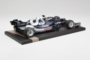AlphaTauri AT02 #22 Y. Tsunoda Bahrain GP 2021 Minichamps 1:18 117210122 Druckguss — Bild 3 von 6