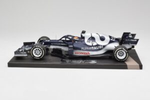 AlphaTauri AT02 #22 Y. Tsunoda Bahrain GP 2021 Minichamps 1:18 117210122 Druckguss