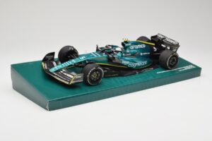 Aston Martin AMR22 #5 S. Vettel Last Race Abu Dhabi GP 2022 Minichamps 1:18 147222205 Resin — Bild 2 von 7