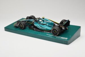 Aston Martin AMR22 #5 S. Vettel Last Race Abu Dhabi GP 2022 Minichamps 1:18 147222205 Resin — Bild 5 von 7