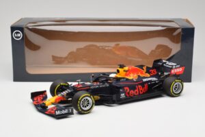 Aston Martin Red Bull Racing RB16 #33 M. Verstappen Abu Dhabi GP Winner 2020 Minichamps 1:18 110201733 Druckguss — Bild 7 von 7