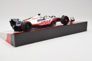 Haas VF-22 #20 K. Magnussen Pole Position Brazil GP 2022 Minichamps 1:18 147222120 Druckguss — Bild 3 von 7