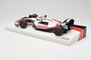 Haas VF-22 #20 K. Magnussen Pole Position Brazil GP 2022 Minichamps 1:18 147222120 Druckguss — Bild 5 von 7