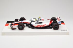 Haas VF-22 #47 M. Schumacher Bahrain GP 2022 Minichamps 1:18 147220147 Druckguss