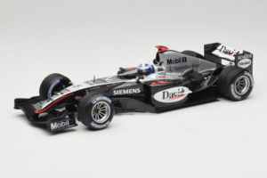 McLaren MP4/19 Mercedes D. Coulthard F1 2004 Minichamps 1:18 530041805 Druckguss