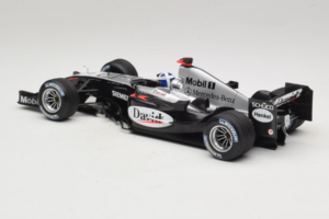 McLaren MP4/19 Mercedes D. Coulthard F1 2004 Minichamps 1:18 530041805 Druckguss — Bild 5 von 7