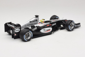 McLaren MP4/19 Mercedes L. Hamilton Autosport Young Driver Test Silverstone 2004 Minichamps 1:18 530044418 Druckguss — Bild 2 von 7