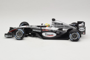 McLaren MP4/19 Mercedes L. Hamilton Autosport Young Driver Test Silverstone 2004 Minichamps 1:18 530044418 Druckguss — Bild 3 von 7
