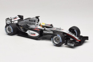 McLaren MP4/19 Mercedes L. Hamilton Autosport Young Driver Test Silverstone 2004 Minichamps 1:18 530044418 Druckguss — Bild 4 von 7