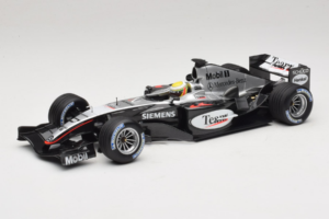 McLaren MP4/19 Mercedes L. Hamilton Autosport Young Driver Test Silverstone 2004 Minichamps 1:18 530044418 Druckguss