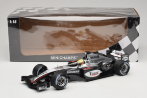 McLaren MP4/19 Mercedes L. Hamilton Autosport Young Driver Test Silverstone 2004 Minichamps 1:18 530044418 Druckguss — Bild 7 von 7