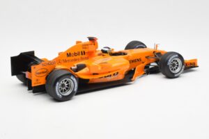 McLaren MP4-20 Mercedes P. de la Rosa Interim Test Car 2006 Minichamps 1:18 530061894 Druckguss — Bild 2 von 6