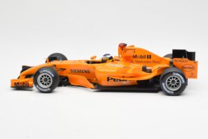 McLaren MP4-20 Mercedes P. de la Rosa Interim Test Car 2006 Minichamps 1:18 530061894 Druckguss — Bild 3 von 6