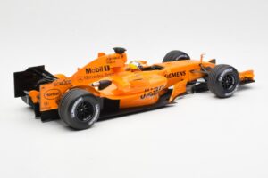 McLaren MP4-21 Mercedes #4 J.P. Montoya Interim Livery 2006 Minichamps 1:18 530061874 Druckguss — Bild 2 von 6