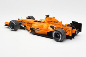 McLaren MP4-21 Mercedes #4 J.P. Montoya Interim Livery 2006 Minichamps 1:18 530061874 Druckguss — Bild 5 von 6