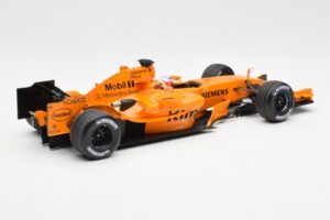 McLaren MP4-21 Mercedes #3 K. Raikkonen Interim Livery 2006 Minichamps 1:18 530061873 Druckguss — Bild 2 von 6