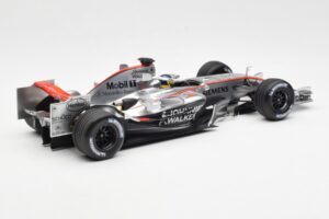 McLaren Mercedes MP4-21 P. de la Rosa F1 Showcar 2006 Minichamps 1:18 B66962346 Druckguss — Bild 2 von 6