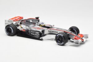 McLaren Mercedes MP4-21 P. de la Rosa F1 Showcar 2006 Minichamps 1:18 B66962346 Druckguss — Bild 4 von 6