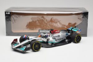Mercedes AMG W13 E Performance Petronas #63 G. Russell Miami GP 2022 Minichamps 1:18 110220563 Druckguss — Bild 7 von 7