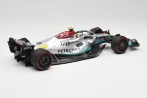 Mercedes AMG W13 E Performance Petronas #44 L. Hamilton Spanish GP 2022 Minichamps 1:18 110220044 Druckguss — Bild 2 von 7