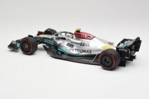 Mercedes AMG W13 E Performance Petronas #44 L. Hamilton Spanish GP 2022 Minichamps 1:18 110220044 Druckguss — Bild 5 von 7