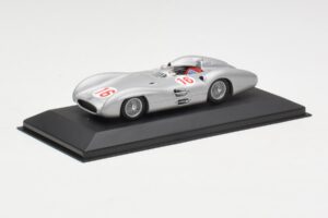 Mercedes W196 Streamliner #16 J.M. Fangio GP Italy Winner 1954 Minichamps 1:43 432543016 Druckguss — Bild 2 von 4