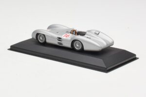 Mercedes W196 Streamliner #16 J.M. Fangio GP Italy Winner 1954 Minichamps 1:43 432543016 Druckguss — Bild 3 von 4