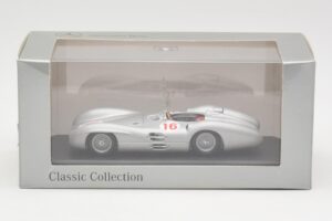 Mercedes W196 Streamliner #16 J.M. Fangio GP Italy Winner 1954 Minichamps 1:43 432543016 Druckguss — Bild 4 von 4