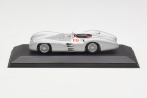 Mercedes W196 Streamliner #16 J.M. Fangio GP Italy Winner 1954 Minichamps 1:43 432543016 Druckguss