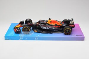 Red Bull Racing RB18 #1 M. Verstappen Winner Miami GP 2022 Minichamps 1:18 113220501 Druckguss