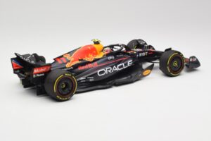 Oracle Red Bull Racing RB18 #11 S. Perez Abu Dhabi GP 2022 Minichamps 1:18 110222211 Druckguss — Bild 2 von 7